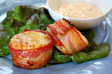 Load image into Gallery viewer, BACON wrapped SCALLOPS 10/20-Wild-Raw-IQF_20 U/CS
